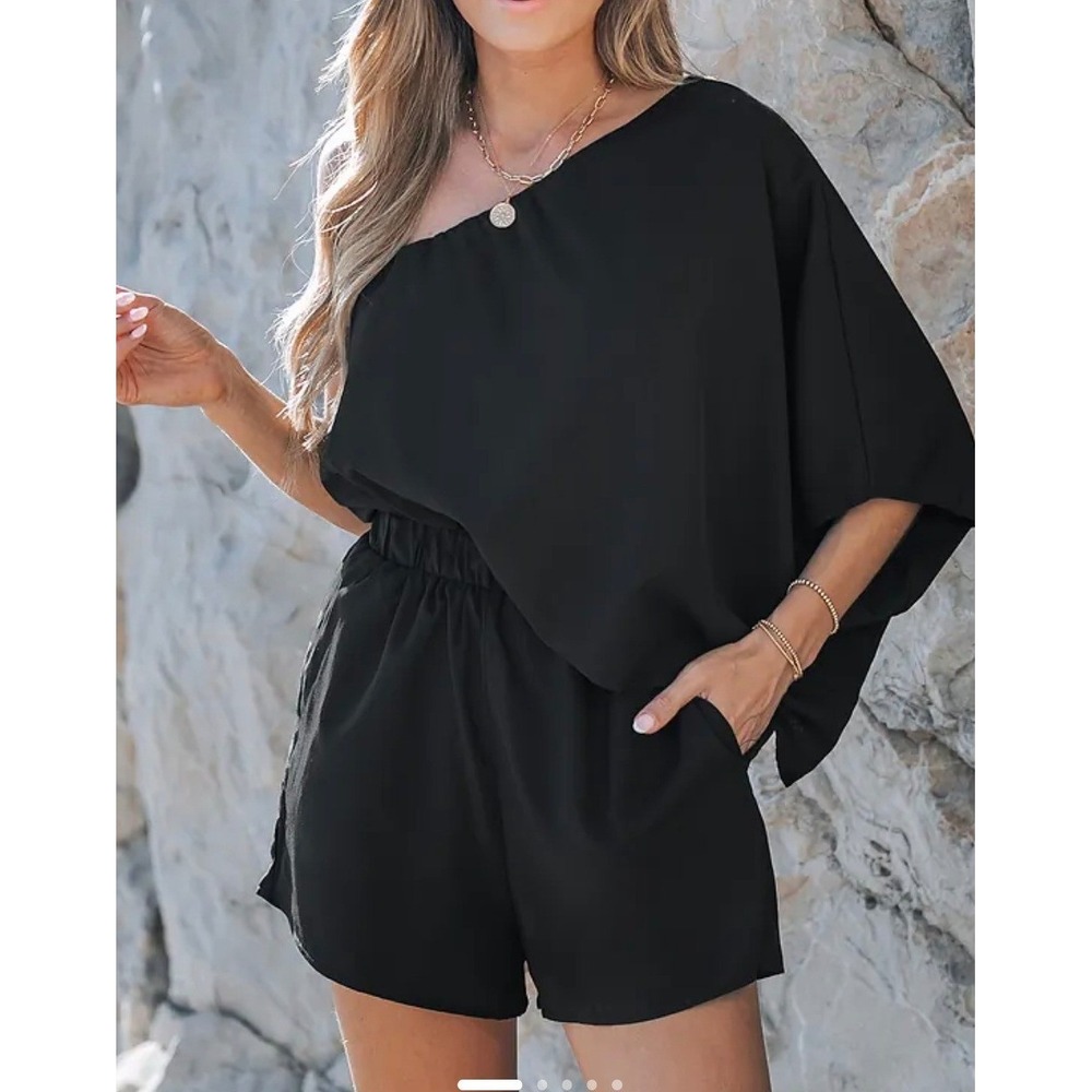 Cupshe‎ Black One Shoulder Romper Asymmetrical Flutter Sleeve Size Small NWT